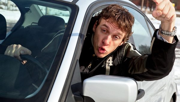 злой водитель